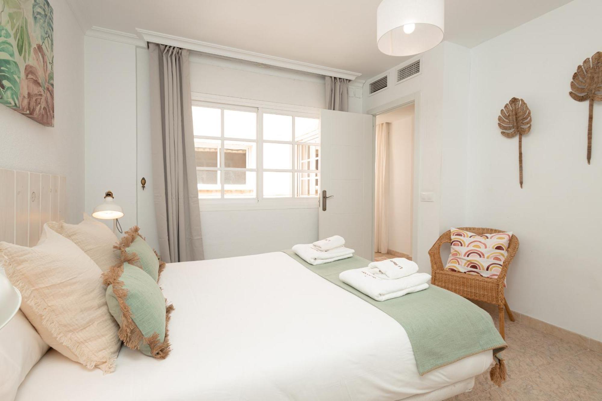 C103 - Sunny Terrace, Old Town Views Apartment Malaga Exterior photo